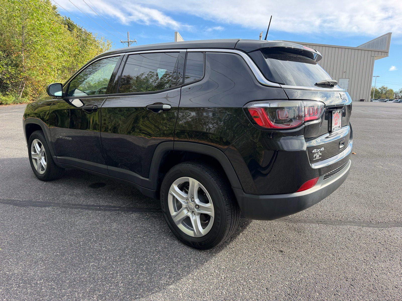 Used 2023 Jeep Compass Sport AWD/4WD image 10