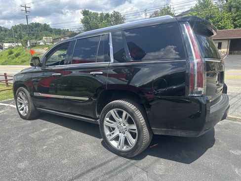 Used 2016 Cadillac Escalade Premium AWD/4WD image 7