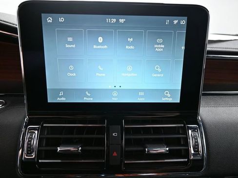 Used 2021 Lincoln Navigator Reserve w/ Luxury Package image 11