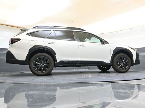 Certified 2025 Subaru Outback Onyx Edition AWD/4WD image 34