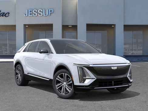 New 2026 Cadillac Lyriq Luxury image 7