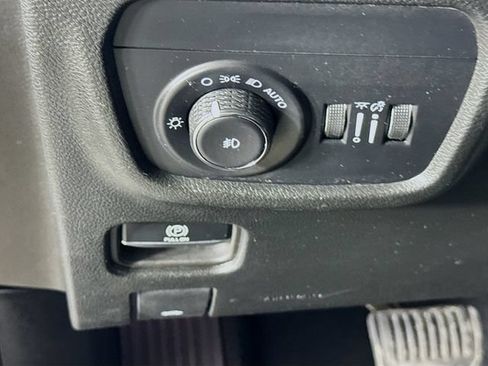 Used 2024 Jeep Grand Cherokee L Limited w/ Black Appearance Package AWD/4WD image 14