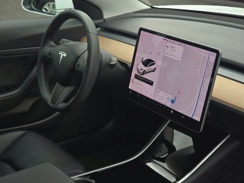 Used 2020 Tesla Model 3 Standard Range Plus image 16