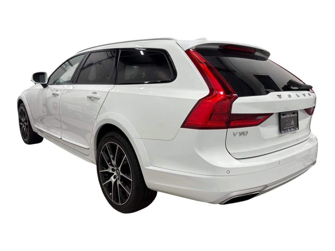 Used 2020 Volvo V90 T6 Cross Country w/ Protection Package AWD/4WD image 6