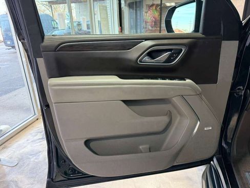 Used 2021 Chevrolet Suburban LT w/ LT Signature Plus Package image 41