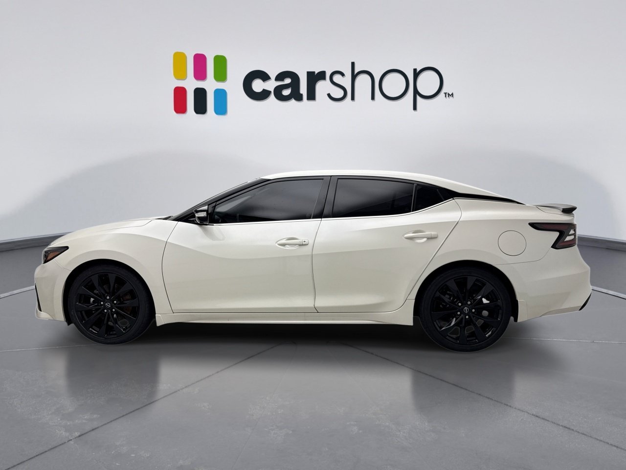 Used 2023 Nissan Maxima SR w/ Sport Mat Group FWD image 2