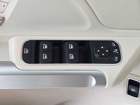 Used 2023 Mercedes-Benz GLB 250 4MATIC image 24