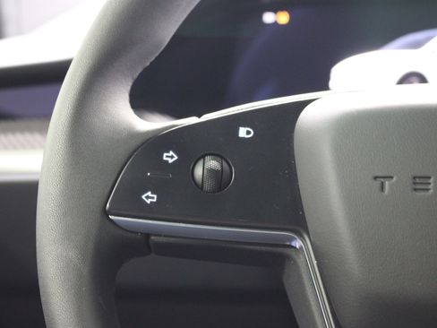 Used 2024 Tesla Model X Plaid image 10