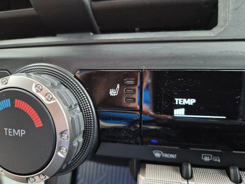 Used 2024 Toyota Tacoma SR5 AWD/4WD image 26