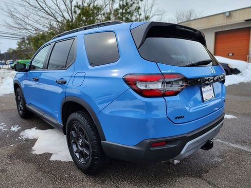 Used 2024 Honda Pilot TrailSport image 3