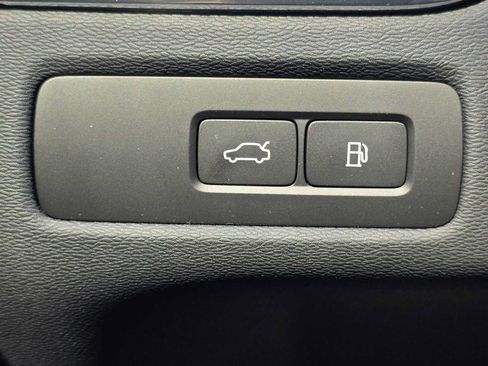 Used 2025 Volvo XC60 T8 Polestar w/ Protection Package Premier AWD/4WD image 32
