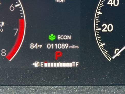 Used 2025 Honda Pilot Touring image 23