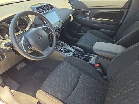 Used 2026 Mitsubishi Outlander Sport LE AWD/4WD image 9