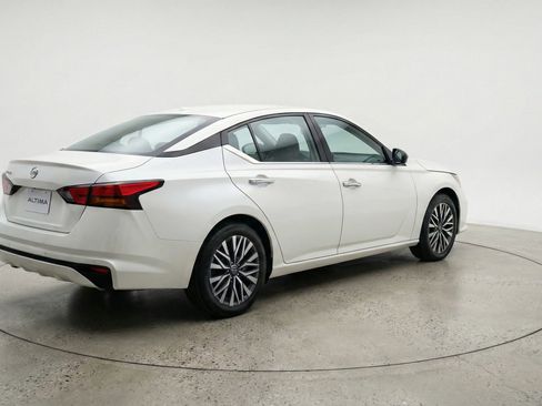 Used 2025 Nissan Altima 2.5 SV FWD image 9