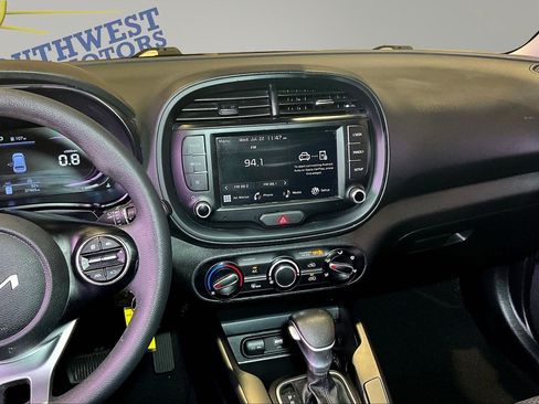 Used 2024 Kia Soul LX w/ Option Group 015 FWD image 10