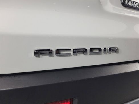Used 2023 GMC Acadia SLT image 5