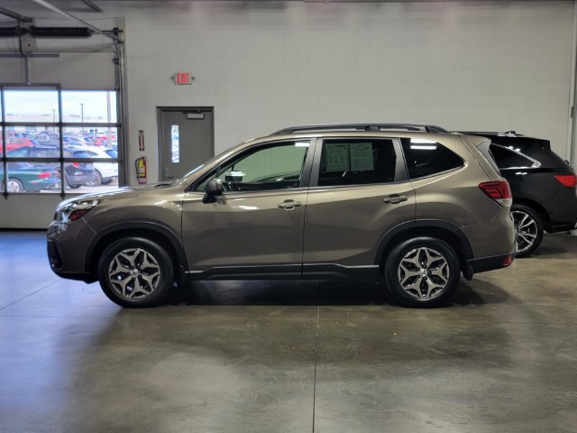 Used 2019 Subaru Forester Premium w/ All-Weather Package AWD/4WD image 8