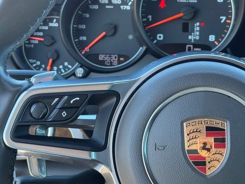 Used 2016 Porsche Cayenne image 19