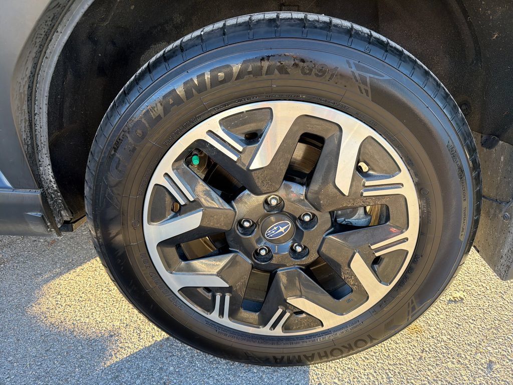 Certified 2025 Subaru Forester AWD/4WD image 11