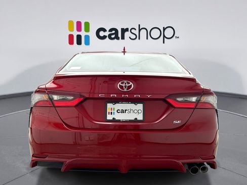 Used 2024 Toyota Camry SE image 4