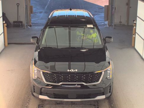 Used 2025 Kia Sorento LX image 7