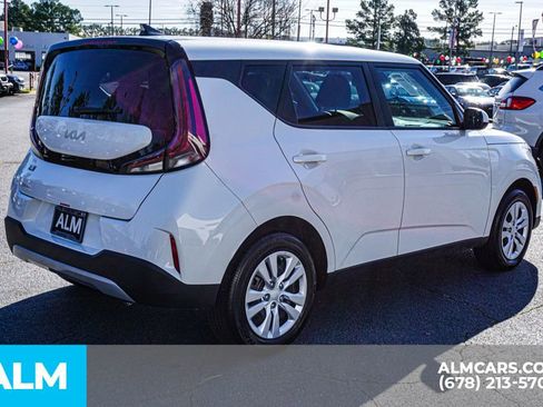 Used 2025 Kia Soul LX FWD image 6