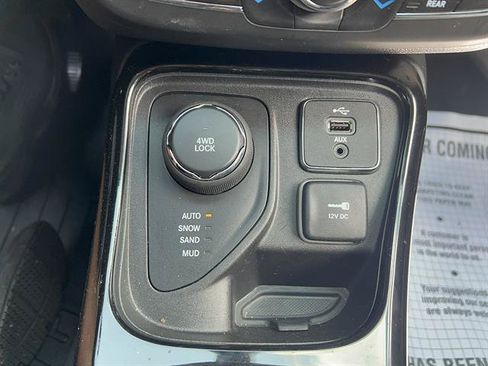 Used 2018 Jeep Compass Limited w/ Navigation Group AWD/4WD image 23