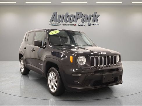 Certified 2023 Jeep Renegade Latitude AWD/4WD image 2