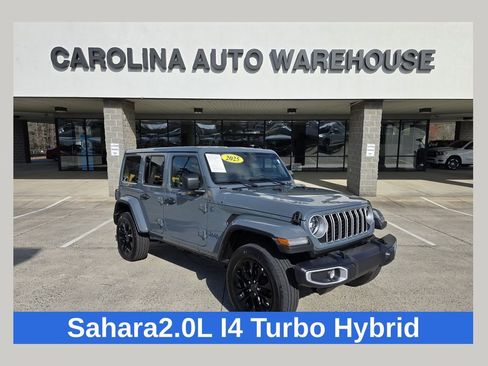 Used 2025 Jeep Wrangler Unlimited Sahara w/ Safety Group AWD/4WD image 1