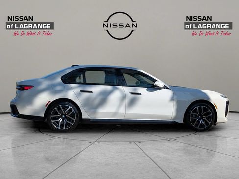 Used 2023 BMW 740i RWD image 4