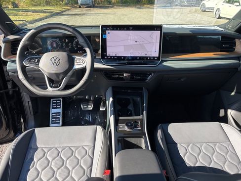 New 2026 Volkswagen Tiguan SEL R-Line image 24