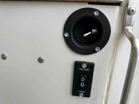 Used 2026 Ford E-350 and Econoline 350 Super Duty w/ Interior Upgrade Package image 8