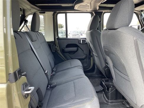 Used 2025 Jeep Wrangler Willys image 29