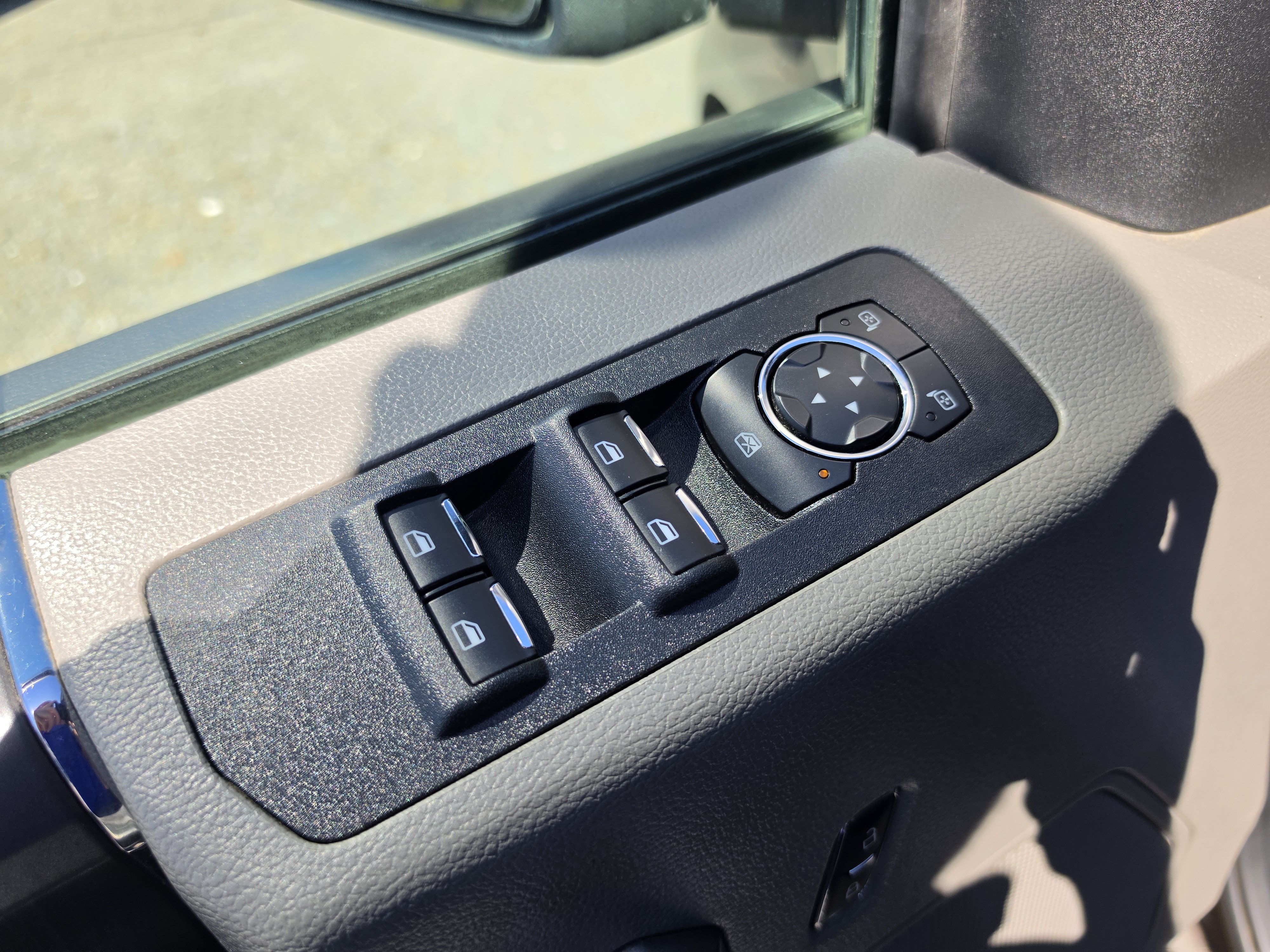 Used 2019 Ford F150 XLT w/ Equipment Group 302A Luxury AWD/4WD image 17