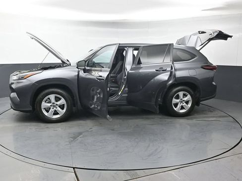 Certified 2024 Toyota Highlander LE AWD/4WD image 49
