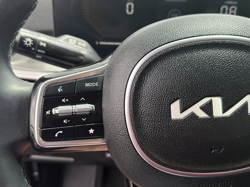 Used 2025 Kia Sorento S w/ Panoramic Sunroof Package FWD image 17