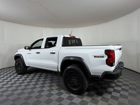 Used 2024 Chevrolet Colorado Trail Boss AWD/4WD image 3