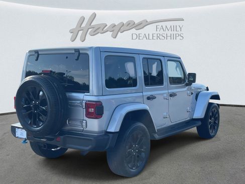 Used 2022 Jeep Wrangler Unlimited Sahara w/ Cold Weather Group image 32