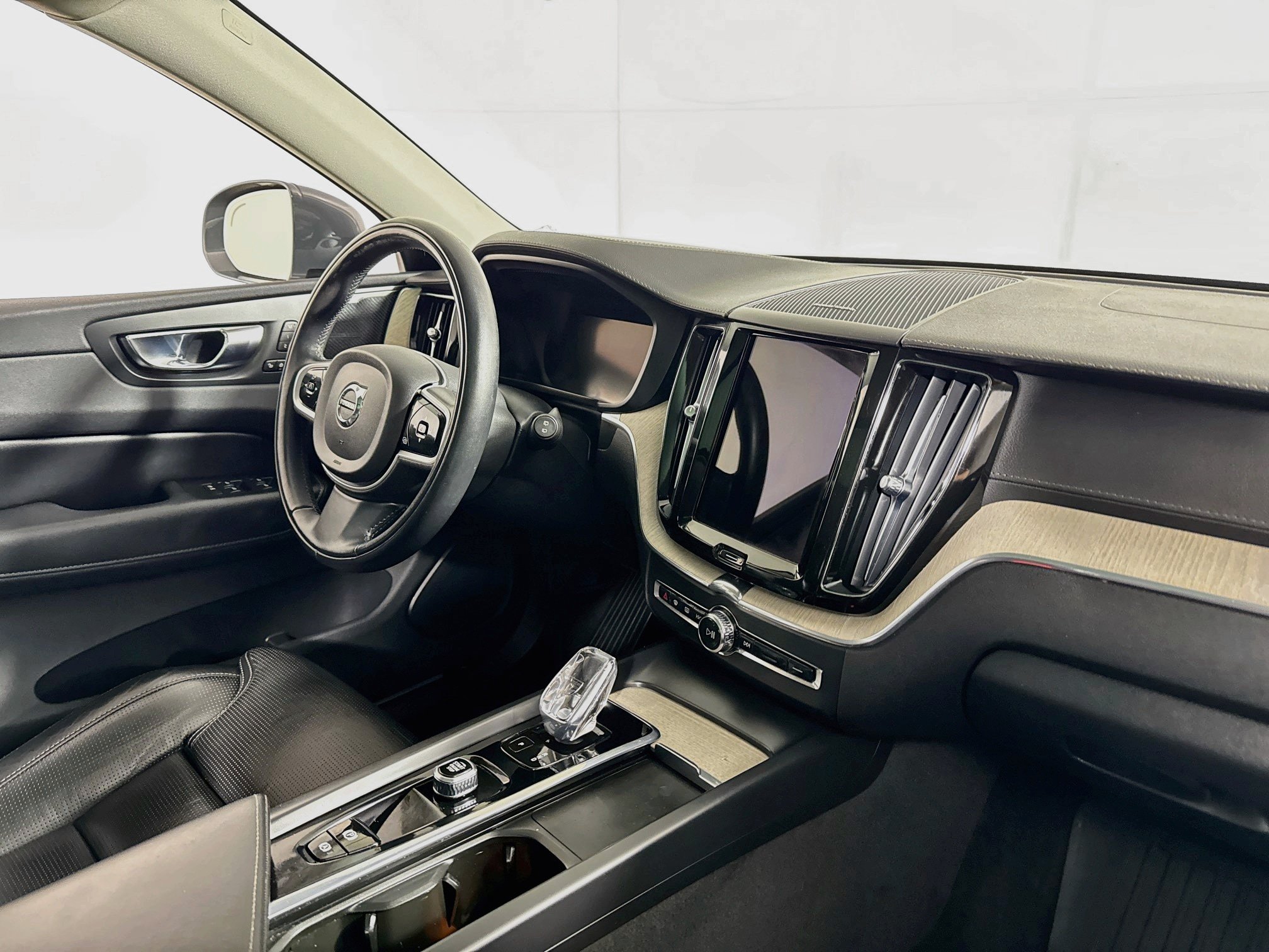 Used 2022 Volvo XC60 B5 Inscription w/ Advanced Package AWD/4WD image 30