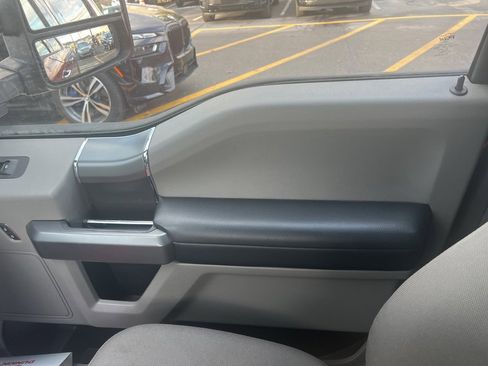 Used 2018 Ford F250 XLT w/ XLT Premium Package image 8