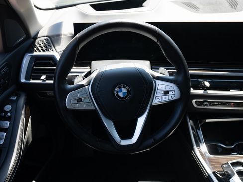 Used 2023 BMW X7 xDrive40i image 11