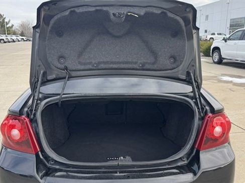 Used 2013 Dodge Avenger SXT image 16