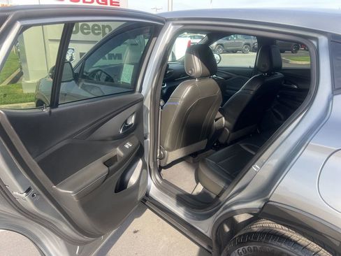 Used 2025 Buick Envista Sport Touring image 19