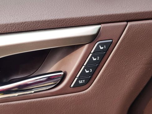 Used 2016 Lexus RX 450h FWD w/ Luxury Package image 19