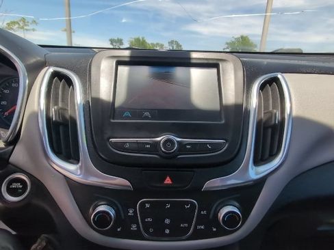 Used 2018 Chevrolet Equinox LT FWD image 22