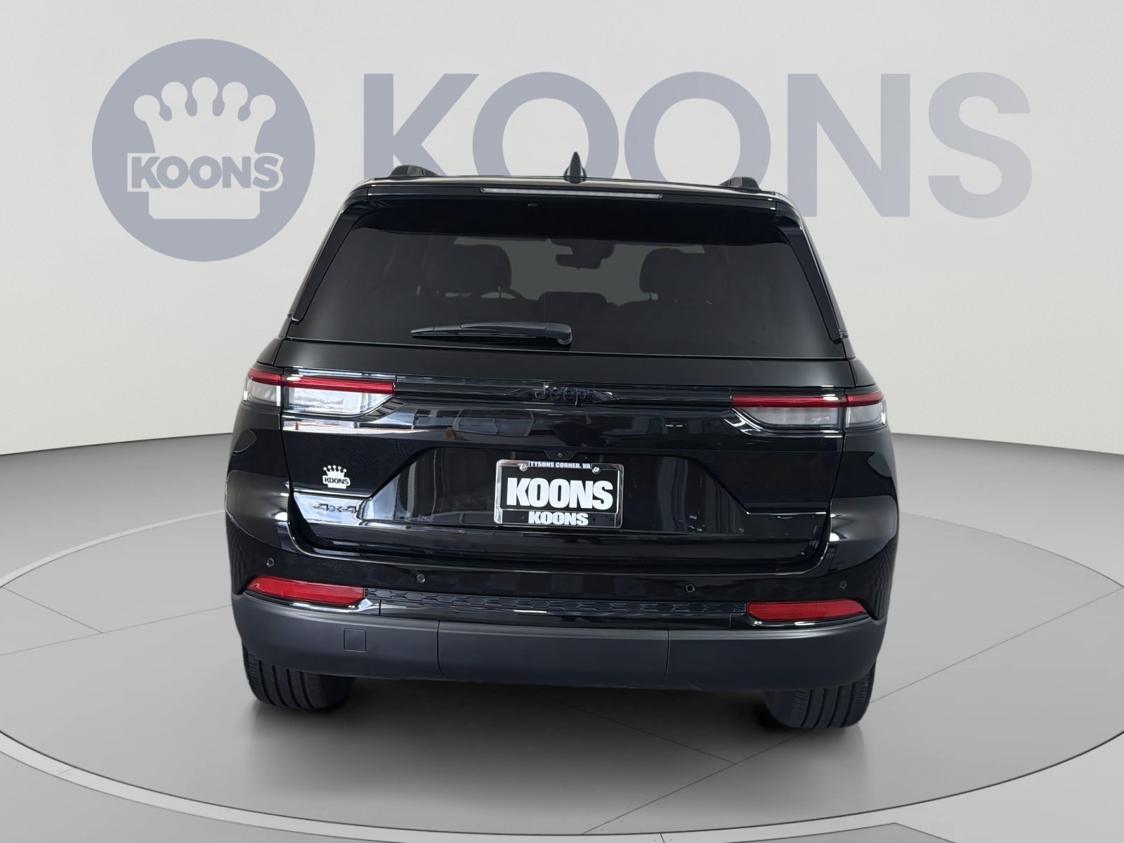 Used 2025 Jeep Grand Cherokee Altitude AWD/4WD image 5
