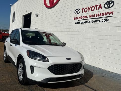 Used 2020 Ford Escape S image 3