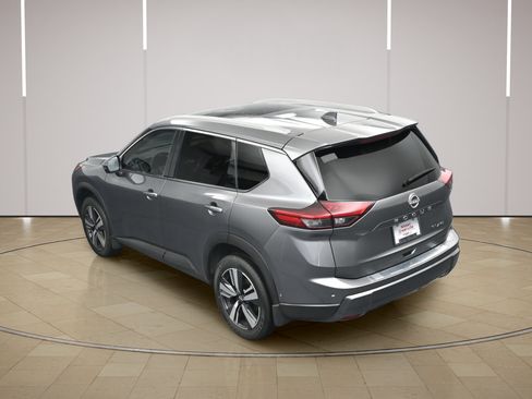 Certified 2025 Nissan Rogue SL w/ SL Premium Package AWD/4WD image 38