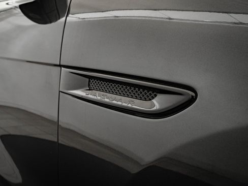 Used 2020 Jaguar F-PACE S image 15