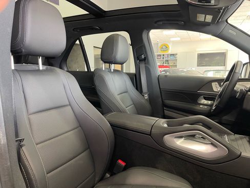 Used 2025 Mercedes-Benz GLE 450e 4MATIC w/ Winter Package image 43